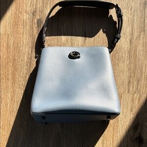 Coach Willow Bucket shoulder bag- No Crossbody Strap no hang tag.
